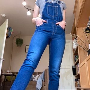 Levi’s Dark Wash ankle cut Jean Overalls NWOT